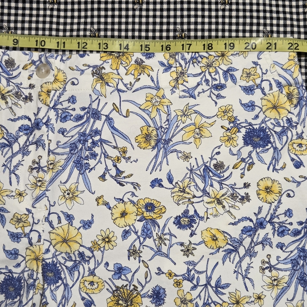 Talbots Whimsy Garden Blue and Yellow Floral Women's Relaxed Chino Shorts 7" - Picture 10 of 14